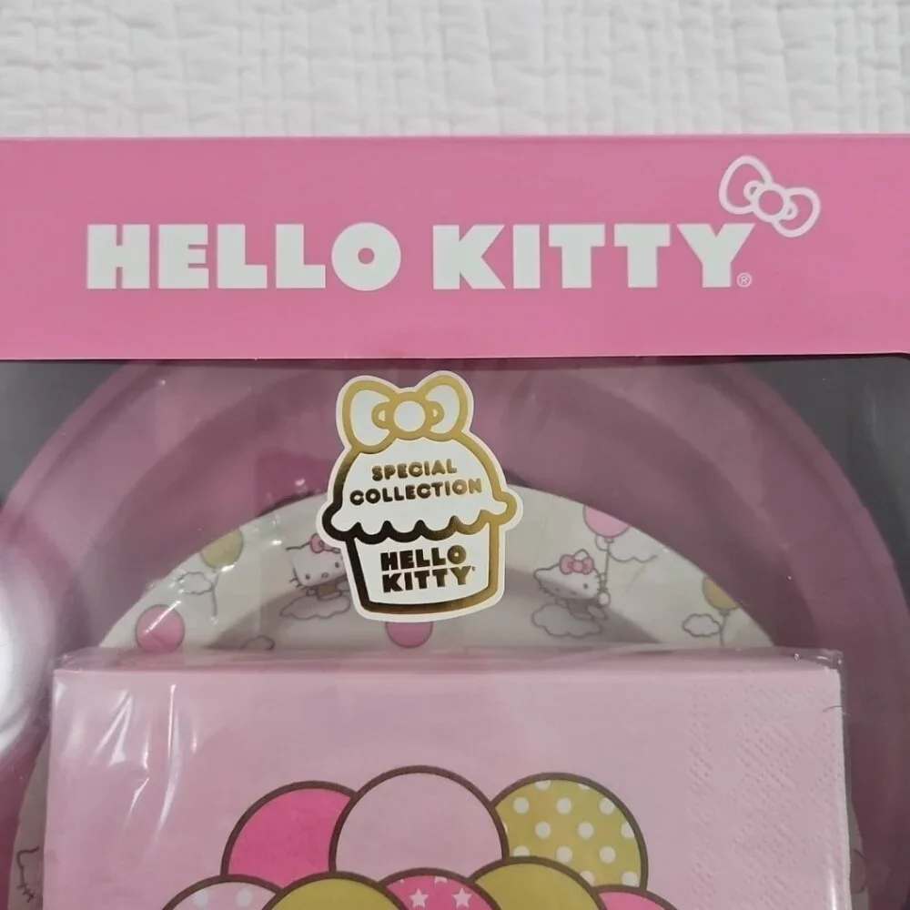 Hello Kitty Paper Tableware Party Set 16‎ Lunch & 16 dessert plates, 40 Napkins